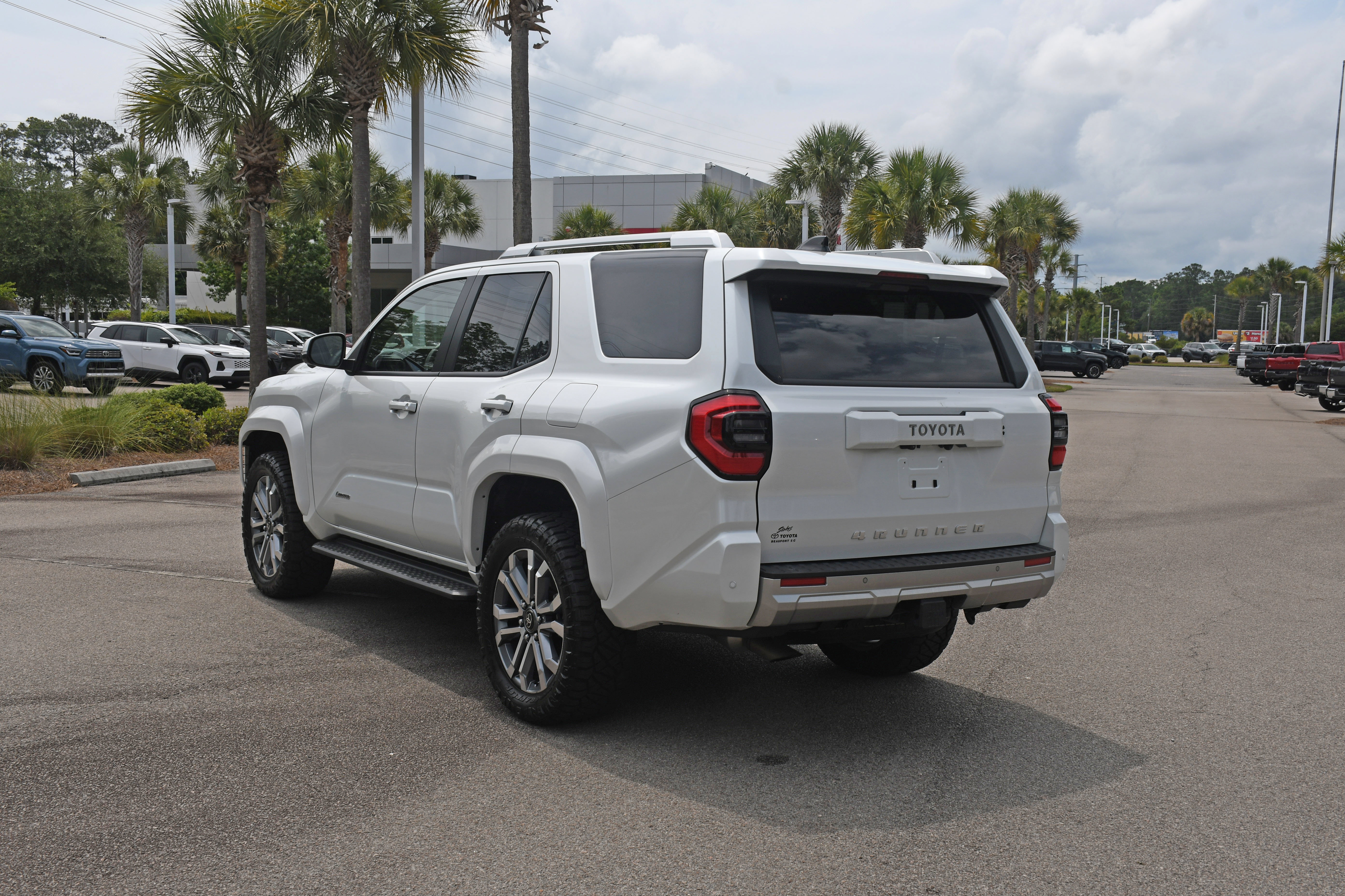 Certified 2025 Toyota 4Runner Limited w/ Tow Technology Package AWD/4WD image 4