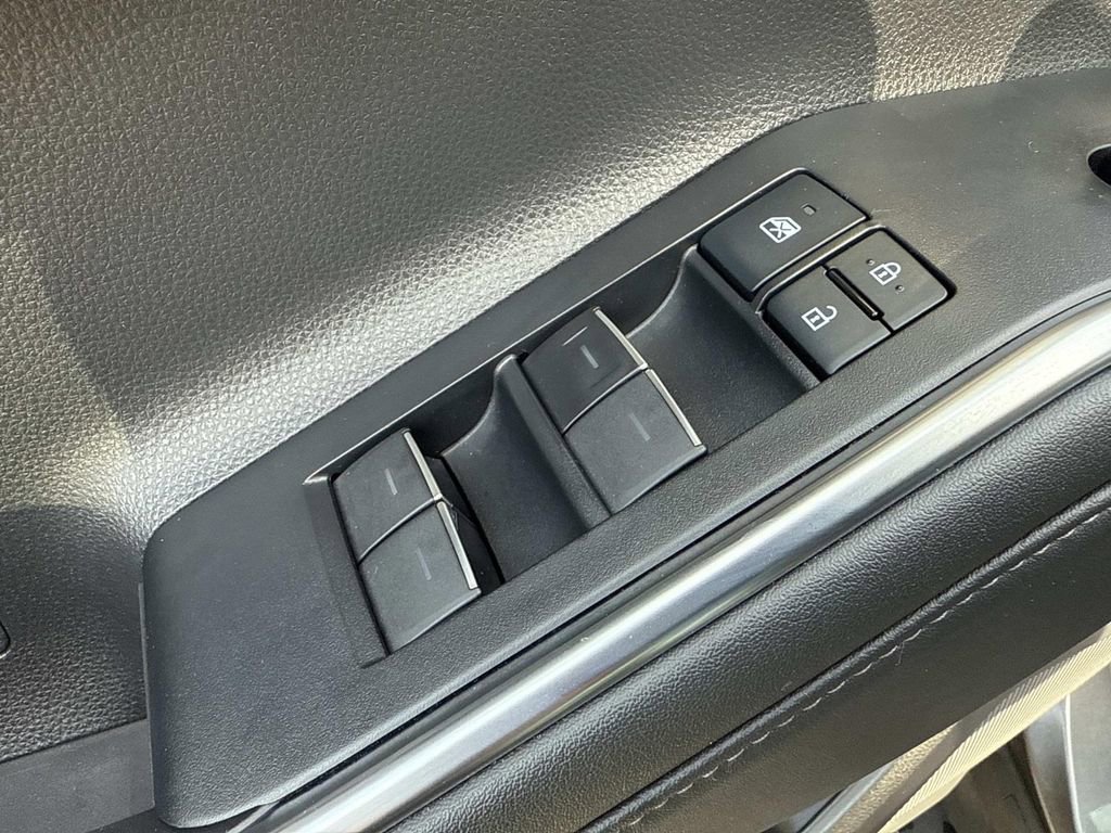 Used 2021 Toyota Highlander Platinum image 24