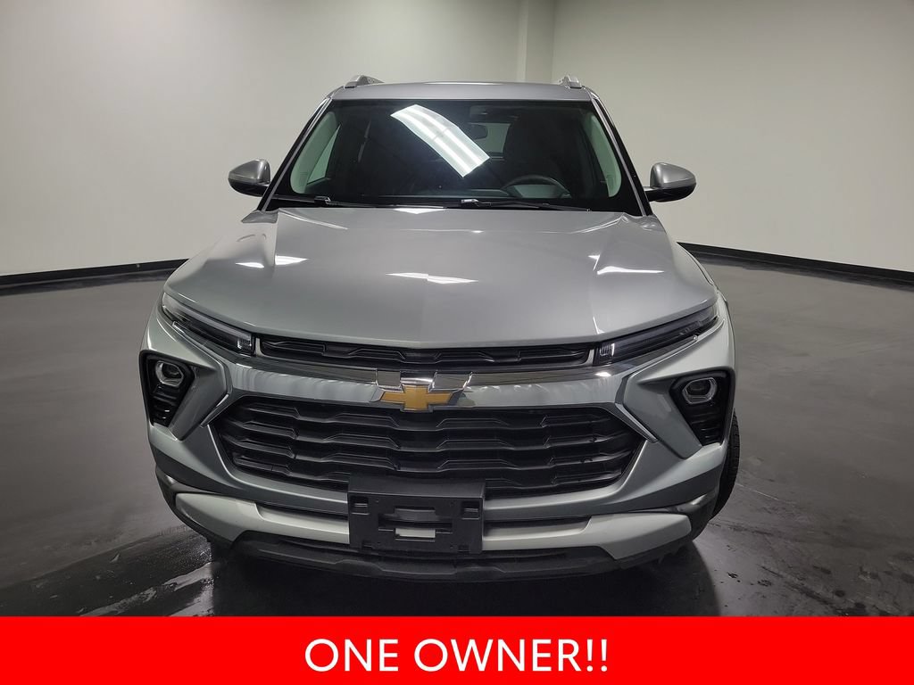 Used 2025 Chevrolet TrailBlazer LT FWD image 3