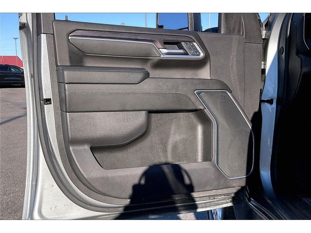 Used 2025 Chevrolet Silverado 3500 LTZ AWD/4WD image 25