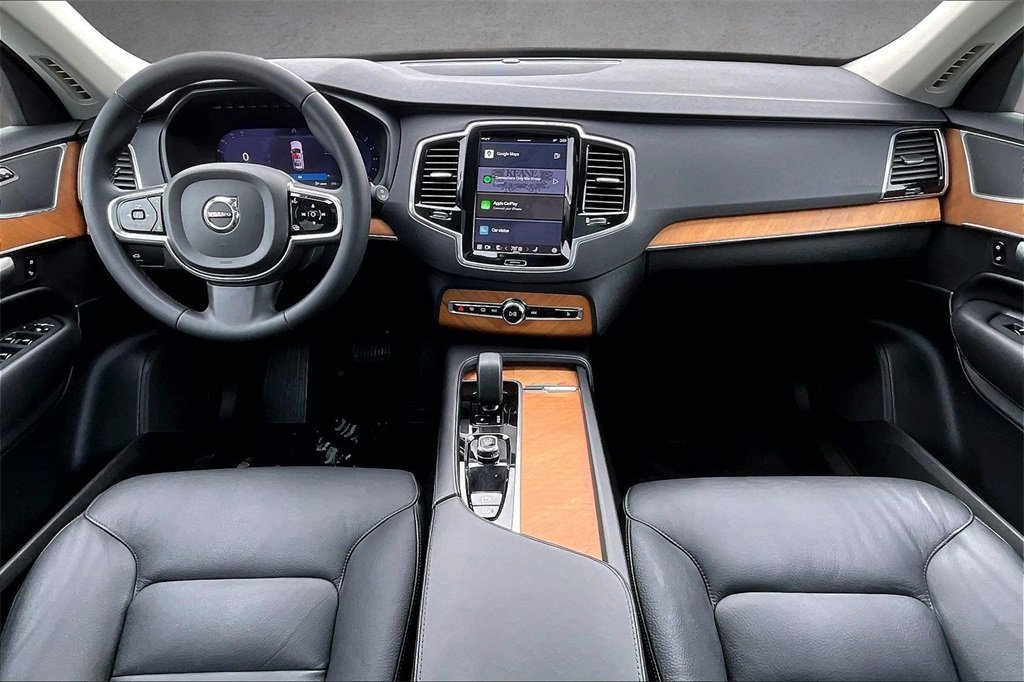 Used 2023 Volvo XC90 B6 Plus w/ Protection Package Premier image 7