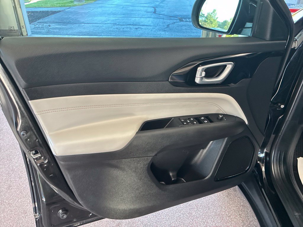 Certified 2023 Jeep Compass Limited AWD/4WD image 8