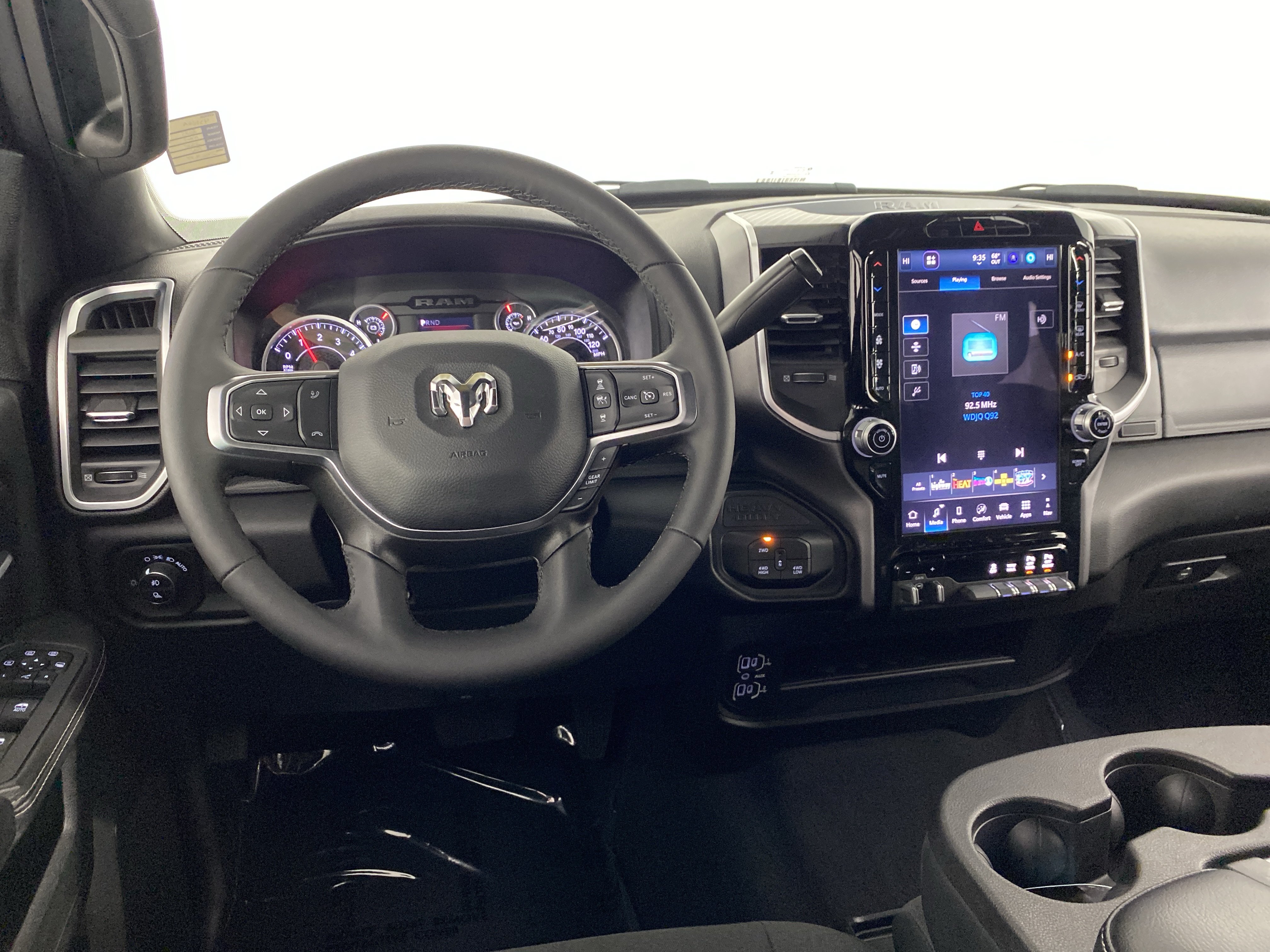 Used 2025 RAM 2500 Big Horn AWD/4WD image 38