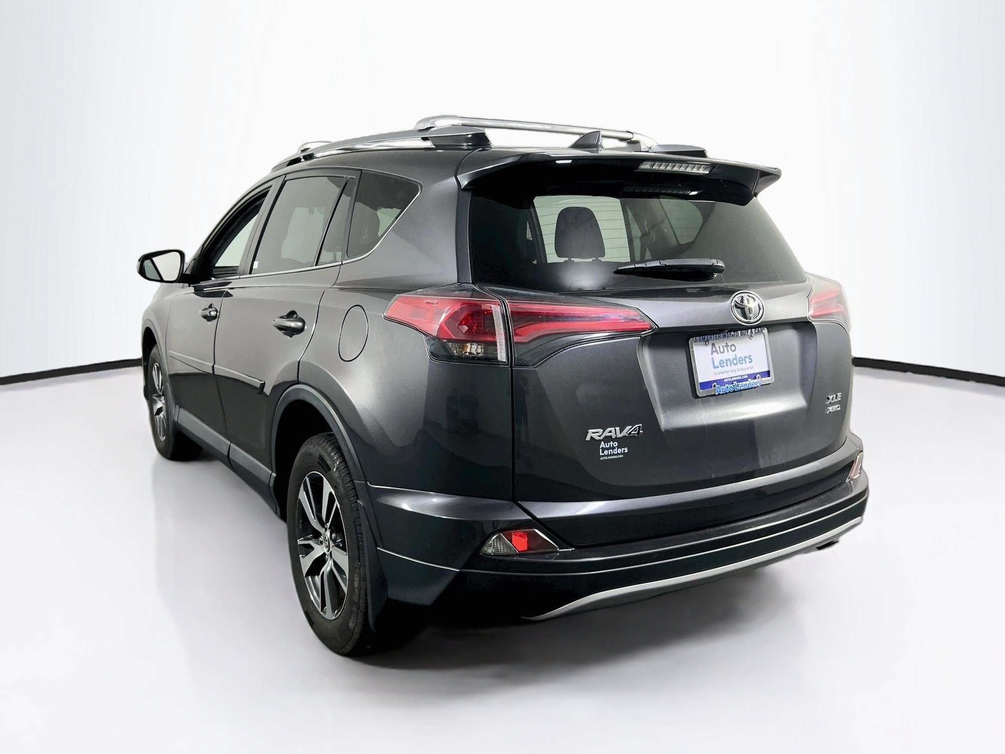 Used 2018 Toyota RAV4 XLE w/ Plus Extra Value Package AWD/4WD image 7