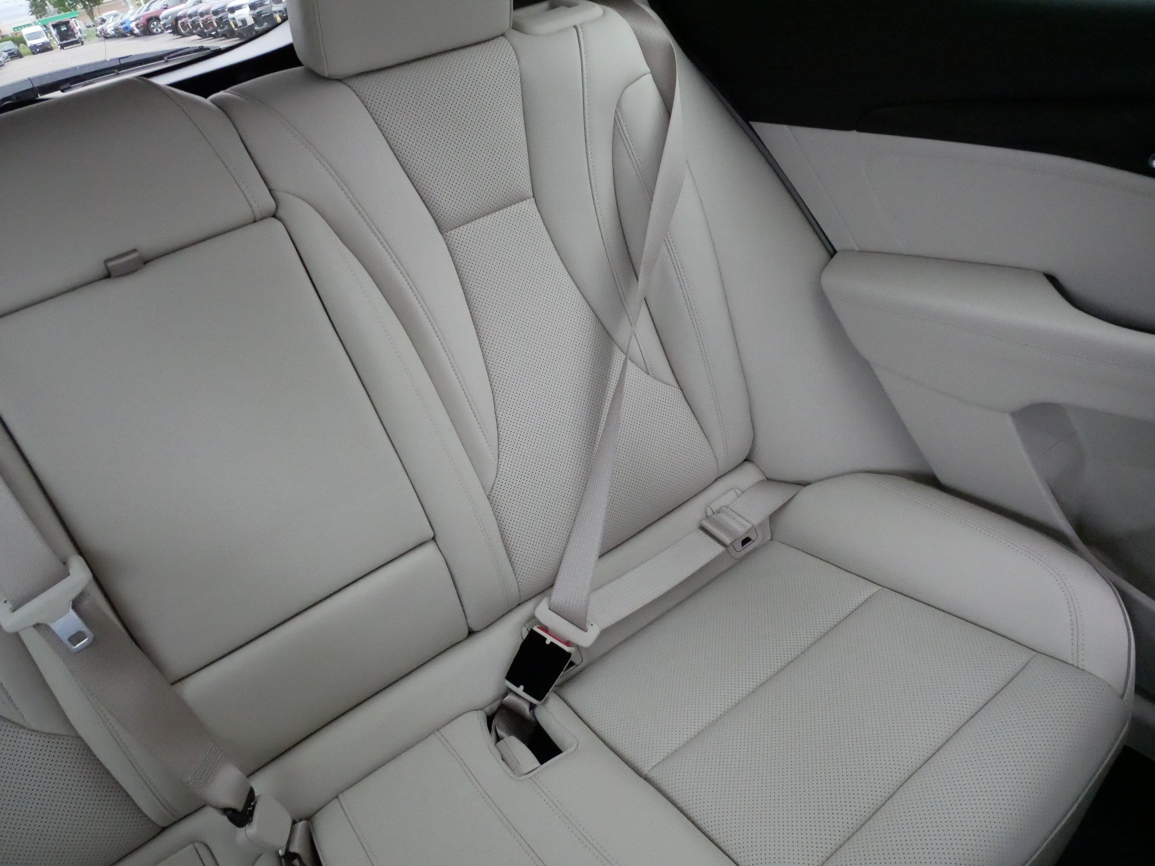 Used 2023 Buick Envision Essence AWD/4WD image 14