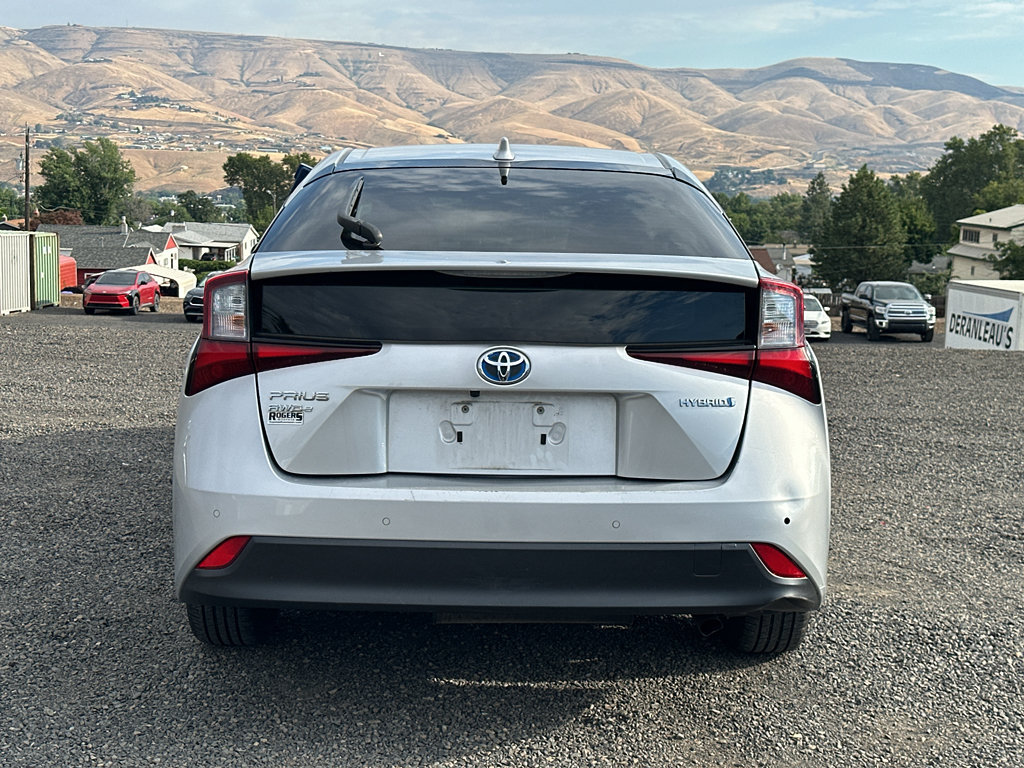 Certified 2021 Toyota Prius LE AWD/4WD image 6