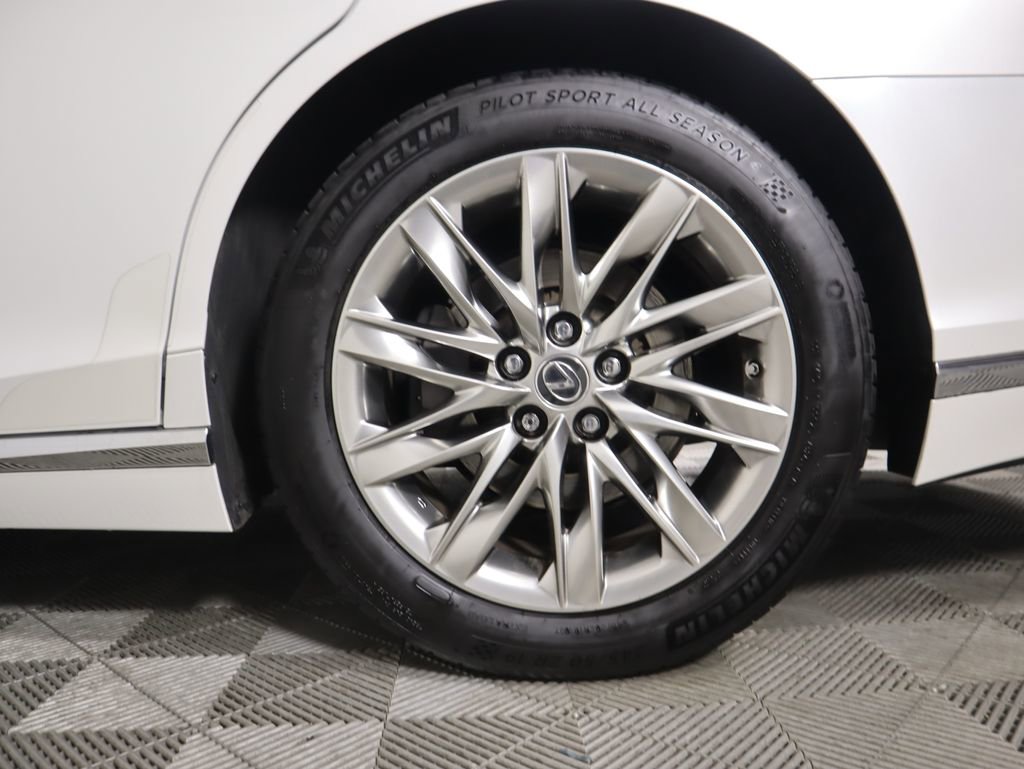 Used 2018 Lexus LS 500 w/ Accessory Package (Z2) image 32