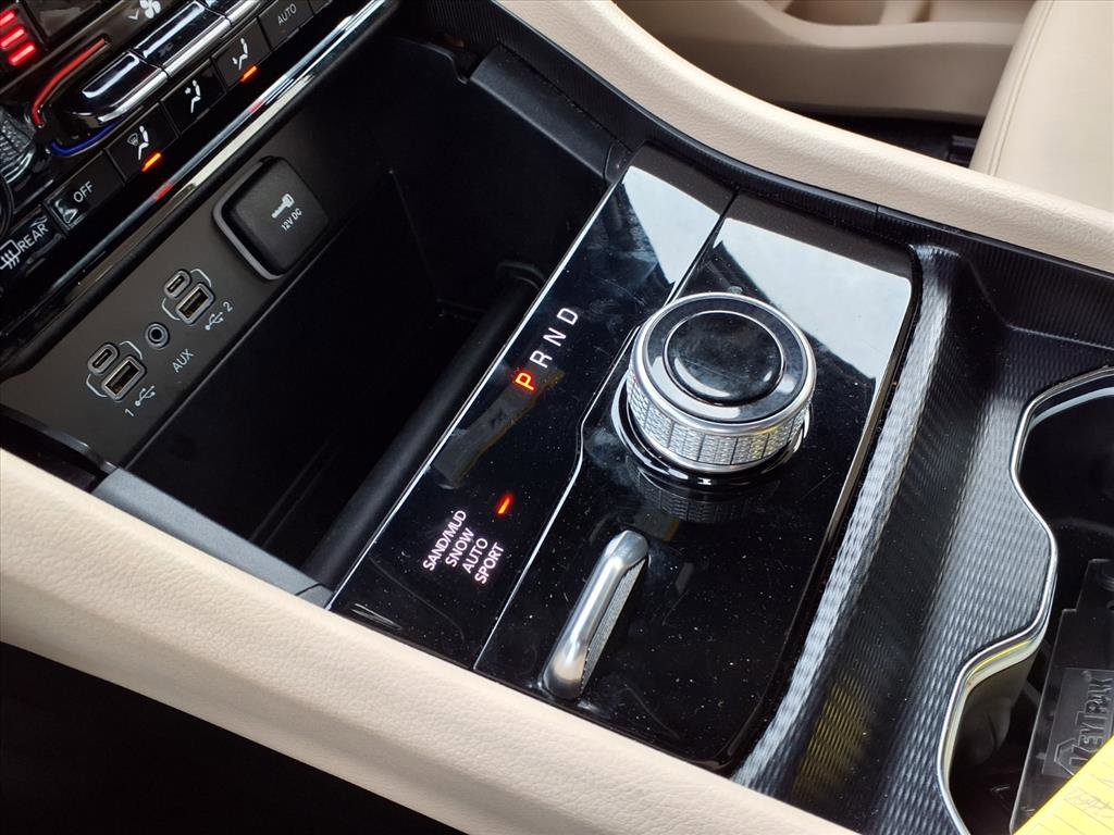 Used 2024 Jeep Grand Cherokee Limited image 10