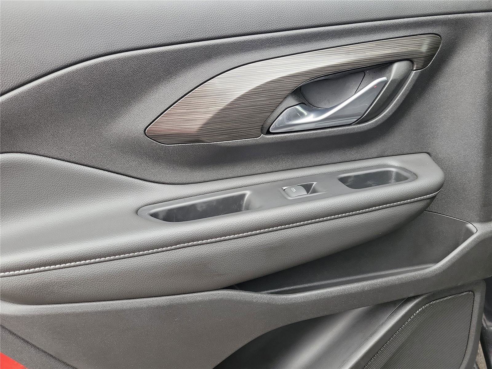 Used 2024 GMC Terrain SLE image 13