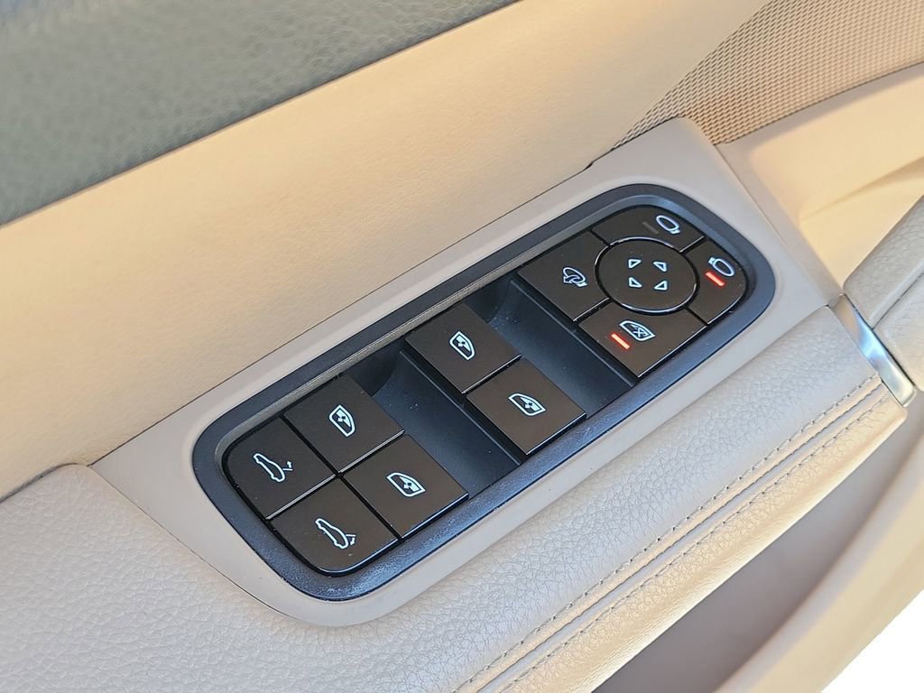 Certified 2020 Porsche Cayenne S image 26