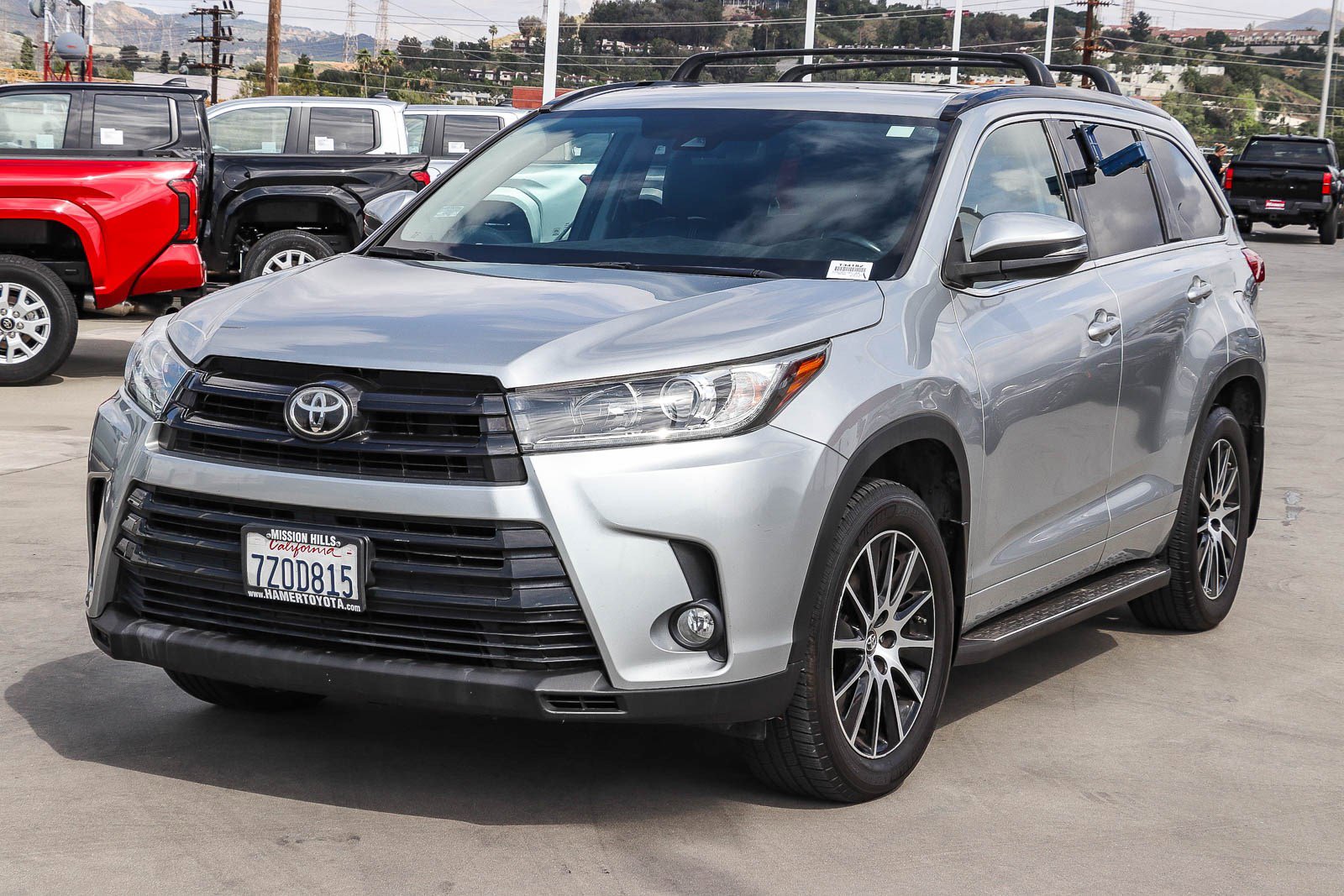 Certified 2017 Toyota Highlander SE w/ Carpet Mat Package image 3