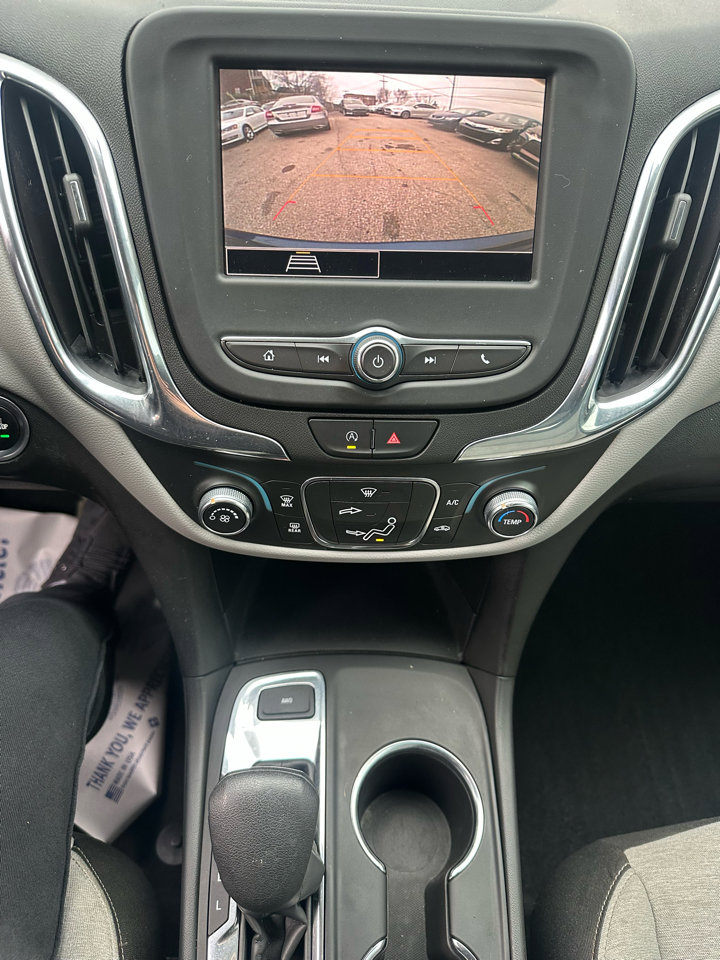 Used 2022 Chevrolet Equinox LS image 20