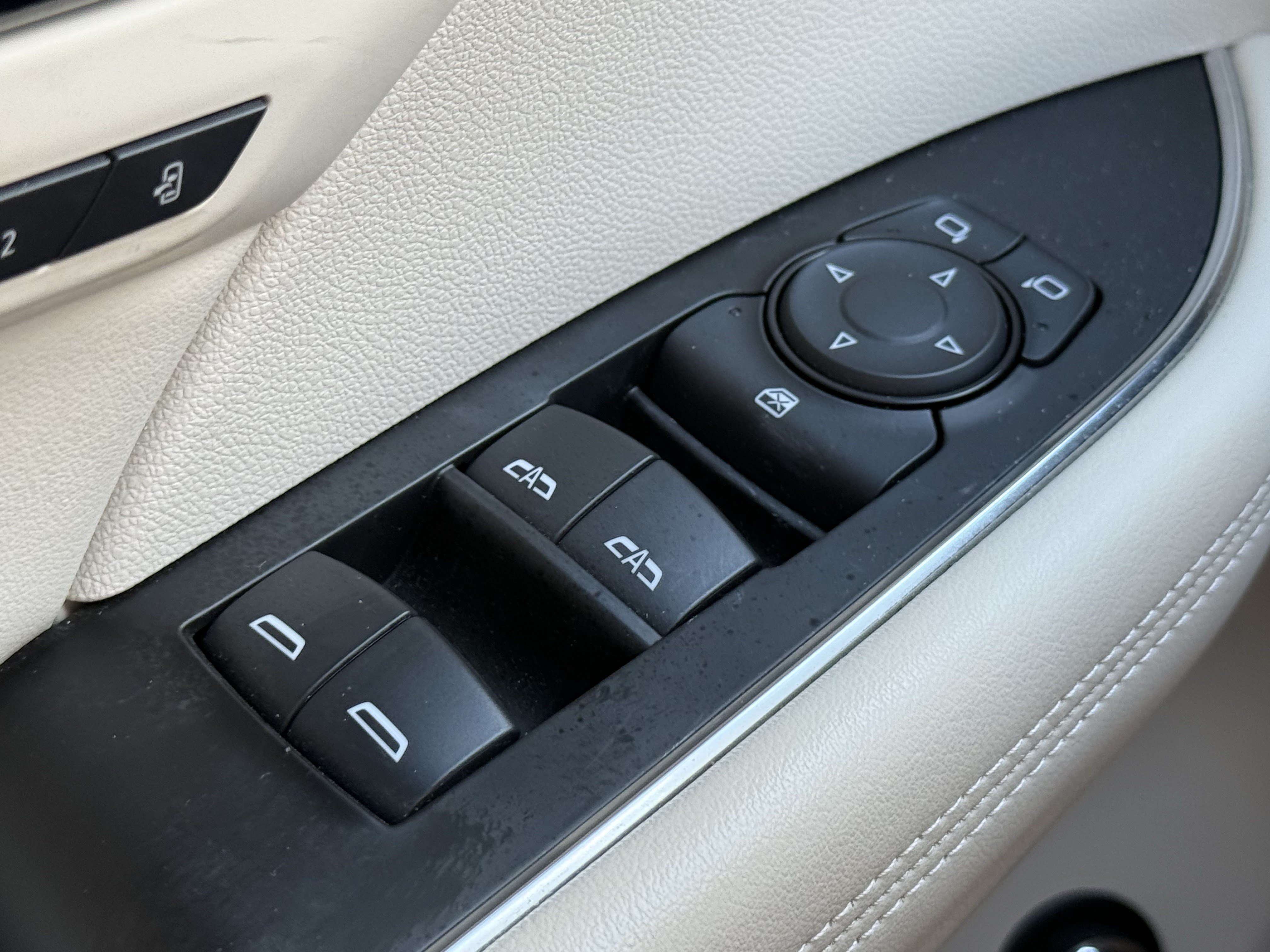 Used 2023 Buick Envision Essence w/ Technology Package I AWD/4WD image 27