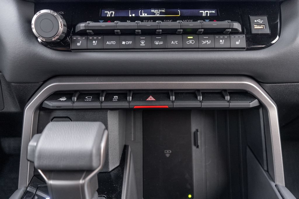 New 2026 Toyota Sequoia Platinum AWD/4WD image 31