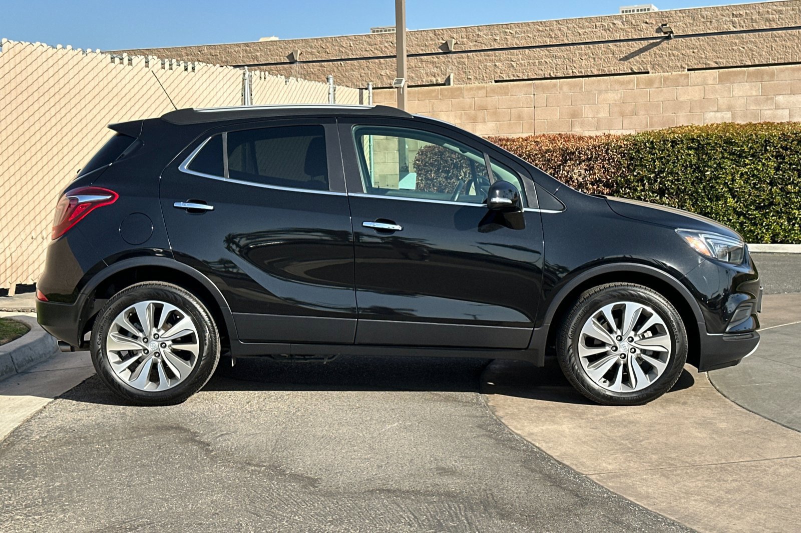 Certified 2019 Buick Encore Preferred w/ Safety Package FWD image 3