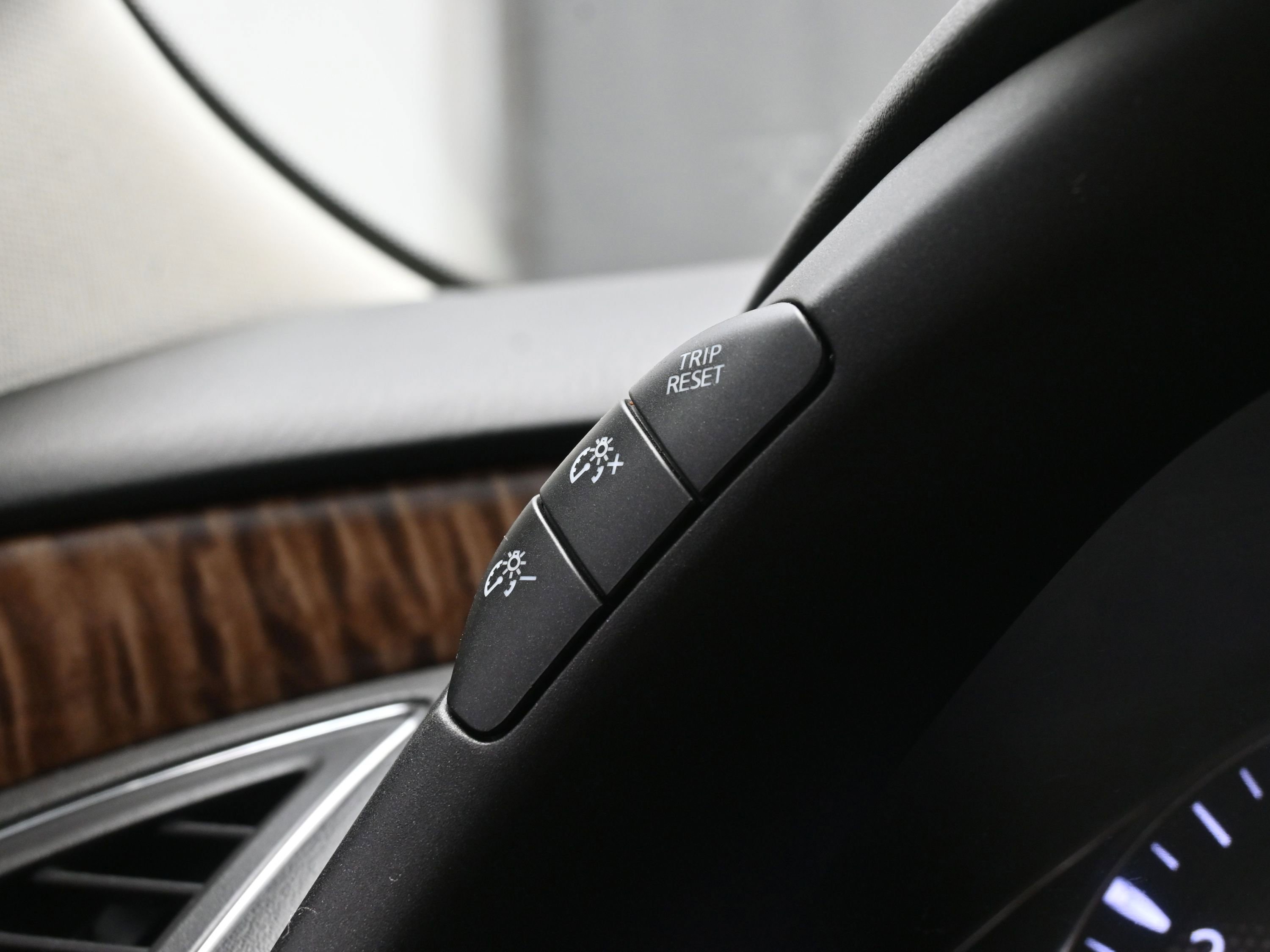 Used 2018 Nissan Armada Platinum w/ Cargo Package image 39