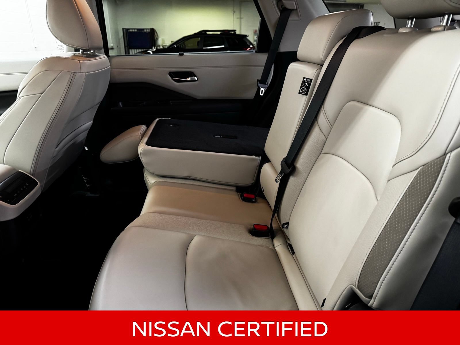 Certified 2025 Nissan Pathfinder SL AWD/4WD image 34