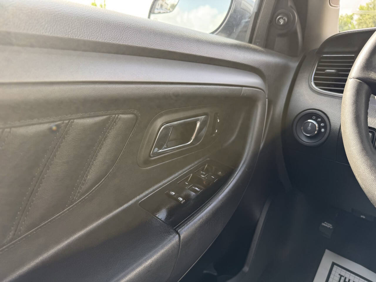 Used 2012 Ford Taurus SEL FWD image 29