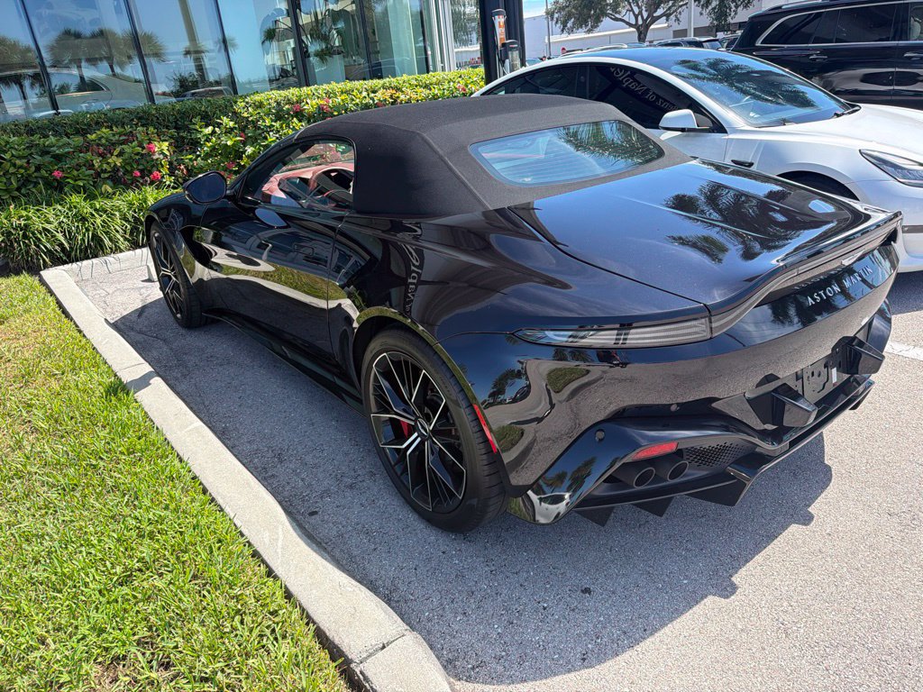 Used 2022 Aston Martin V8 Vantage Roadster RWD image 7