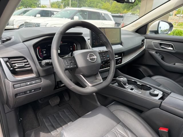 Used 2026 Nissan Rogue Platinum w/ Platinum Premium Package AWD/4WD image 9