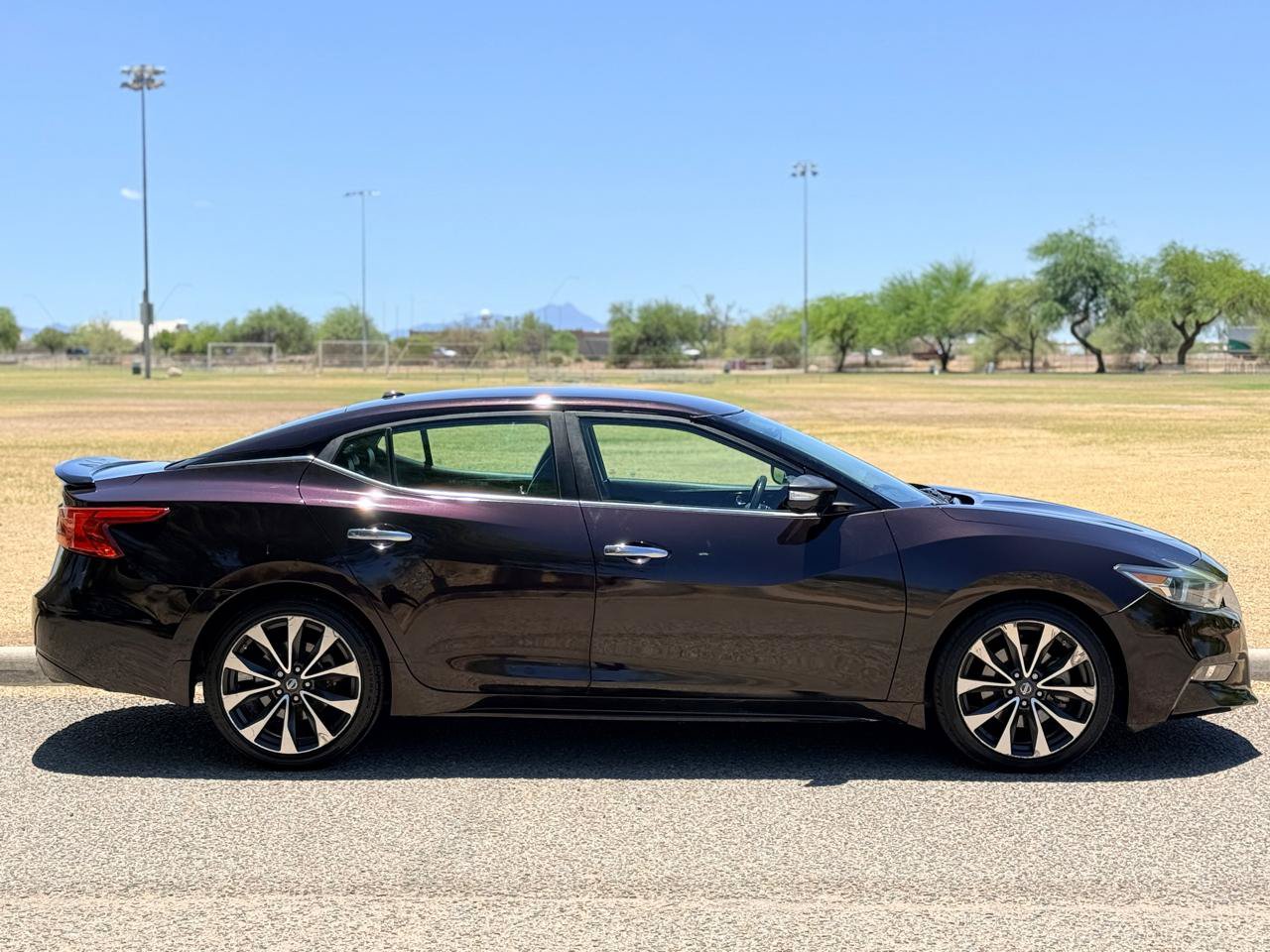 Used 2016 Nissan Maxima SR FWD image 6