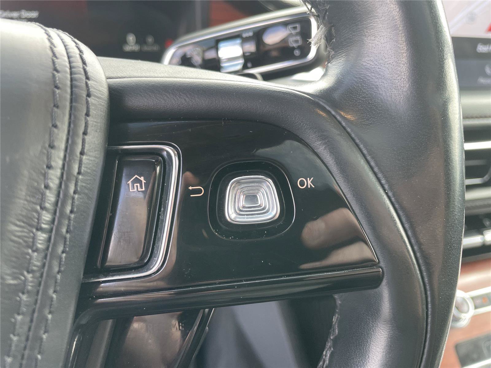 Used 2023 Lincoln Aviator Reserve AWD/4WD image 22