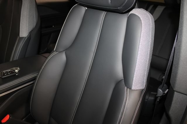 Certified 2024 Cadillac Lyriq Tech w/ Driver Assist Package AWD/4WD image 10