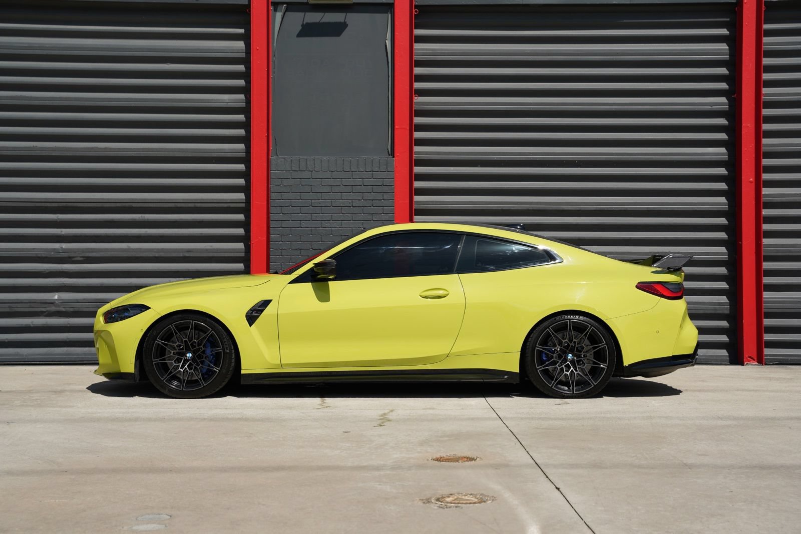 Used 2021 BMW M4 Competition w/ M Carbon Exterior Package RWD image 15