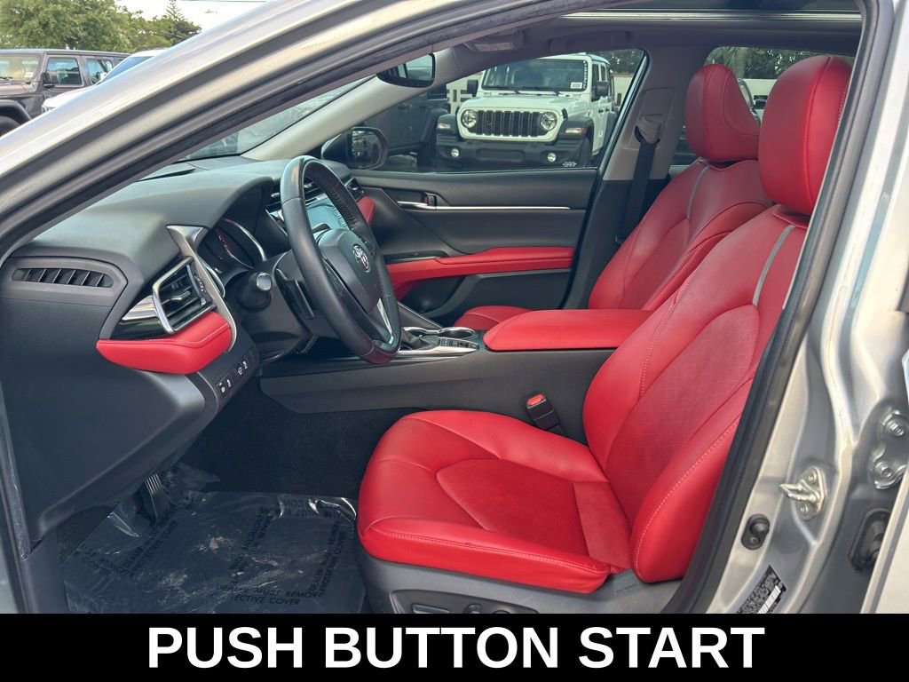 Used 2020 Toyota Camry XSE image 10