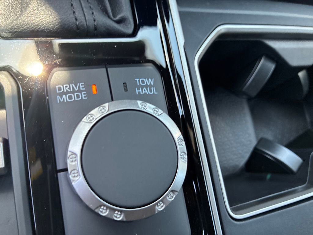 New 2026 Toyota Tundra Limited AWD/4WD image 33