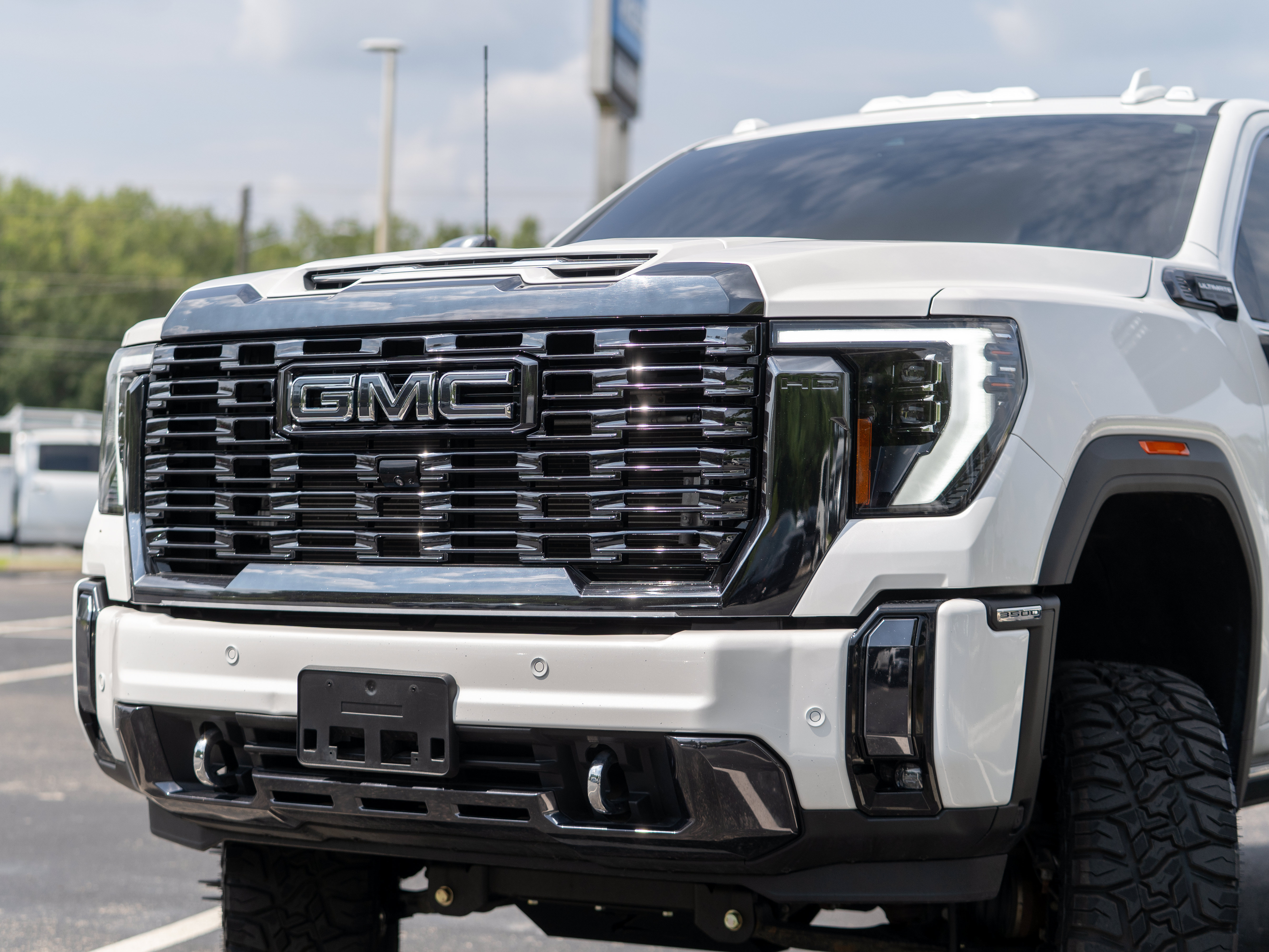 Used 2024 GMC Sierra 3500 Denali Ultimate AWD/4WD image 36