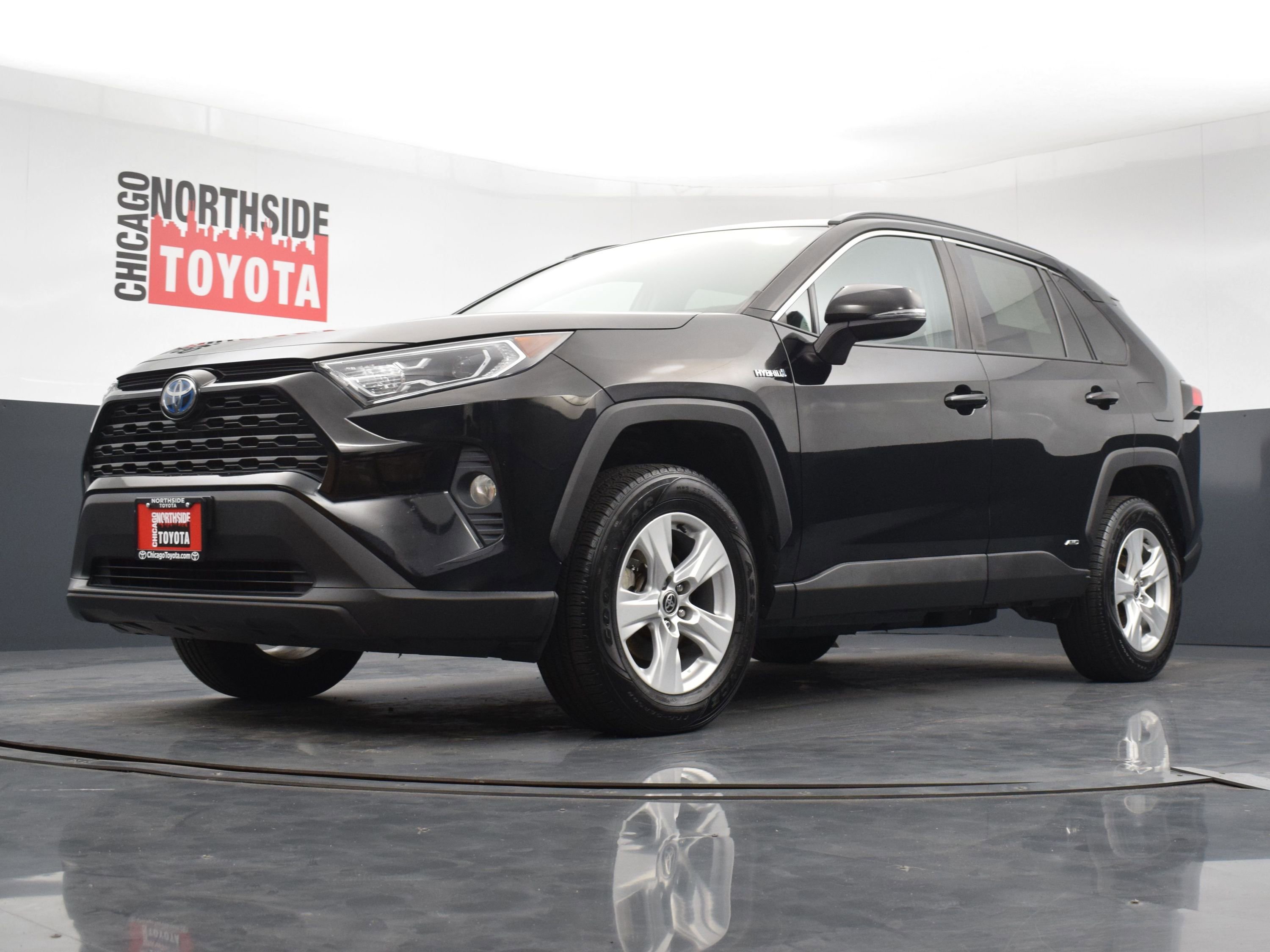 Used 2021 Toyota RAV4 XLE w/ Convenience Package AWD/4WD image 32