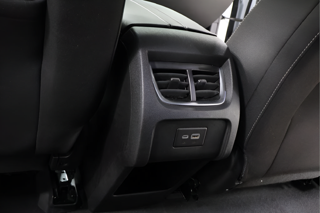 Used 2025 Chevrolet Blazer LT FWD image 24