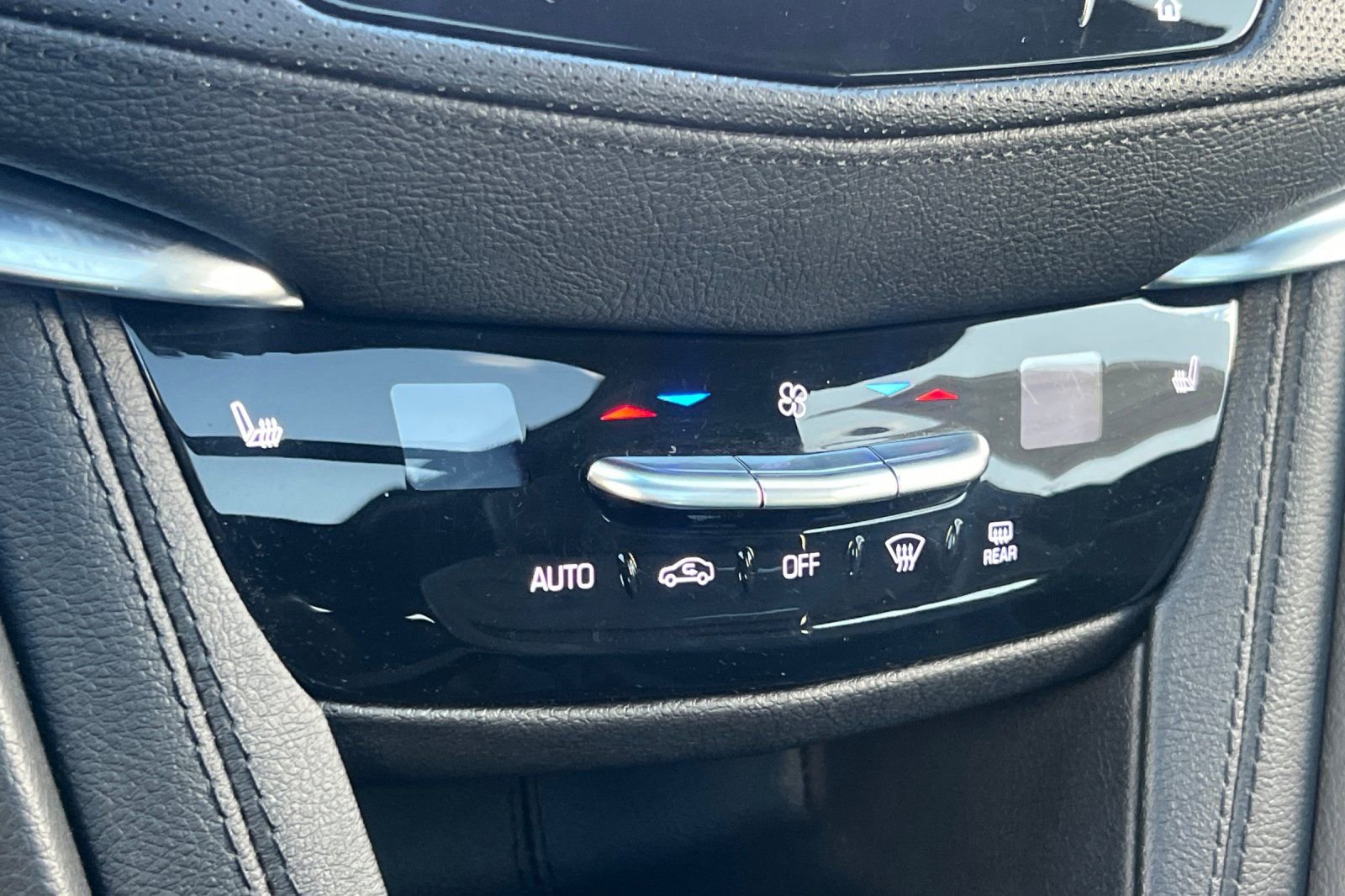 Used 2025 Cadillac XT5 Premium Luxury image 27