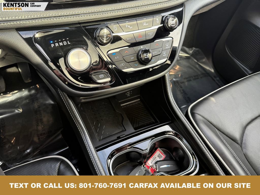Used 2026 Chrysler Pacifica Limited image 24