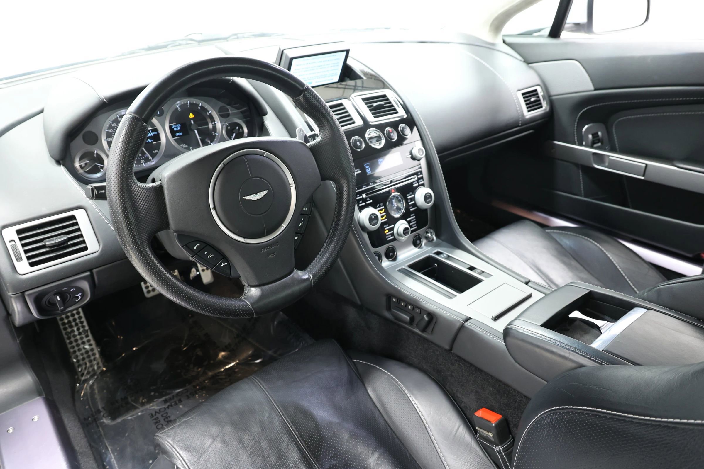 Used 2011 Aston Martin V8 Vantage Coupe image 17