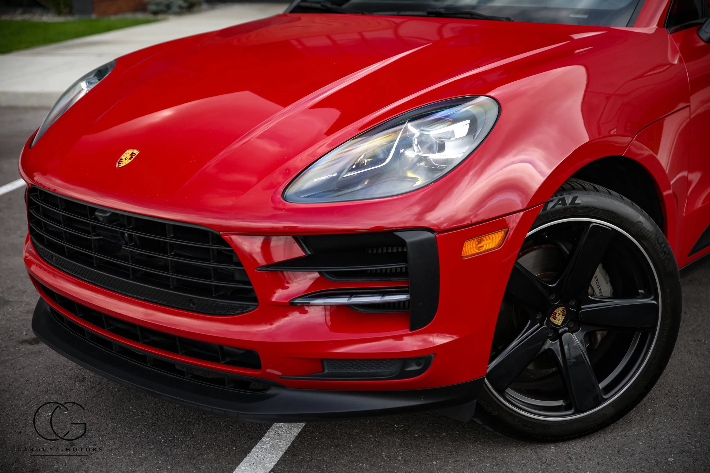 Used 2021 Porsche Macan S AWD/4WD image 3
