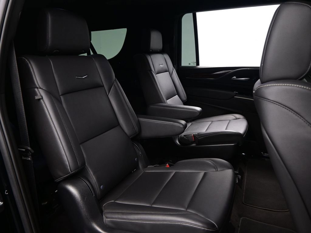 Used 2023 Cadillac Escalade ESV Luxury image 41