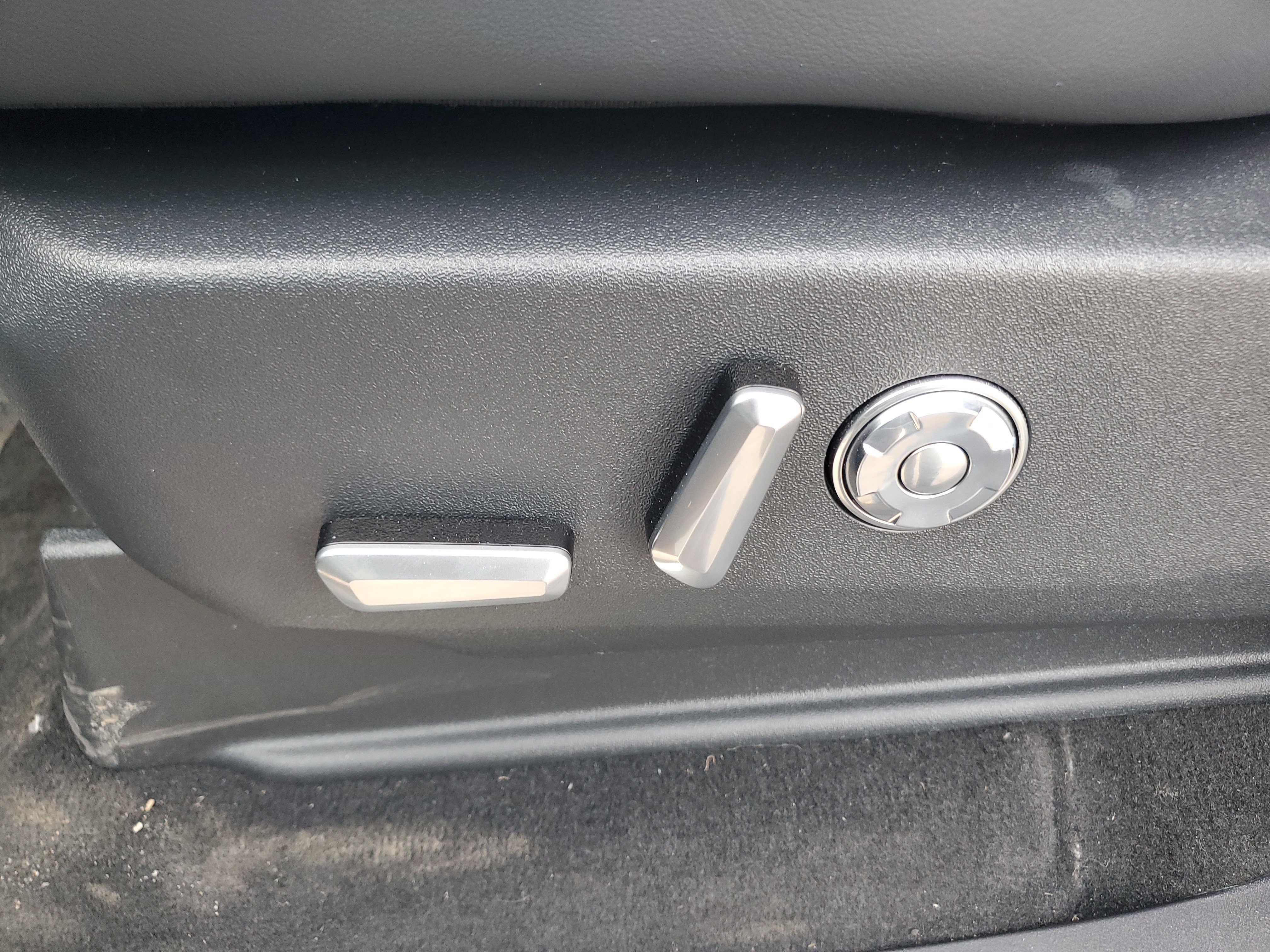 New 2025 Lincoln Navigator Reserve w/ Jet Appearance Package image 13