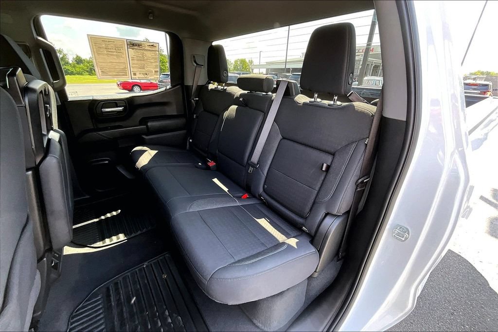 Used 2026 Chevrolet Silverado 1500 Custom Trail Boss w/ LPO, Dark Essentials Package AWD/4WD image 25