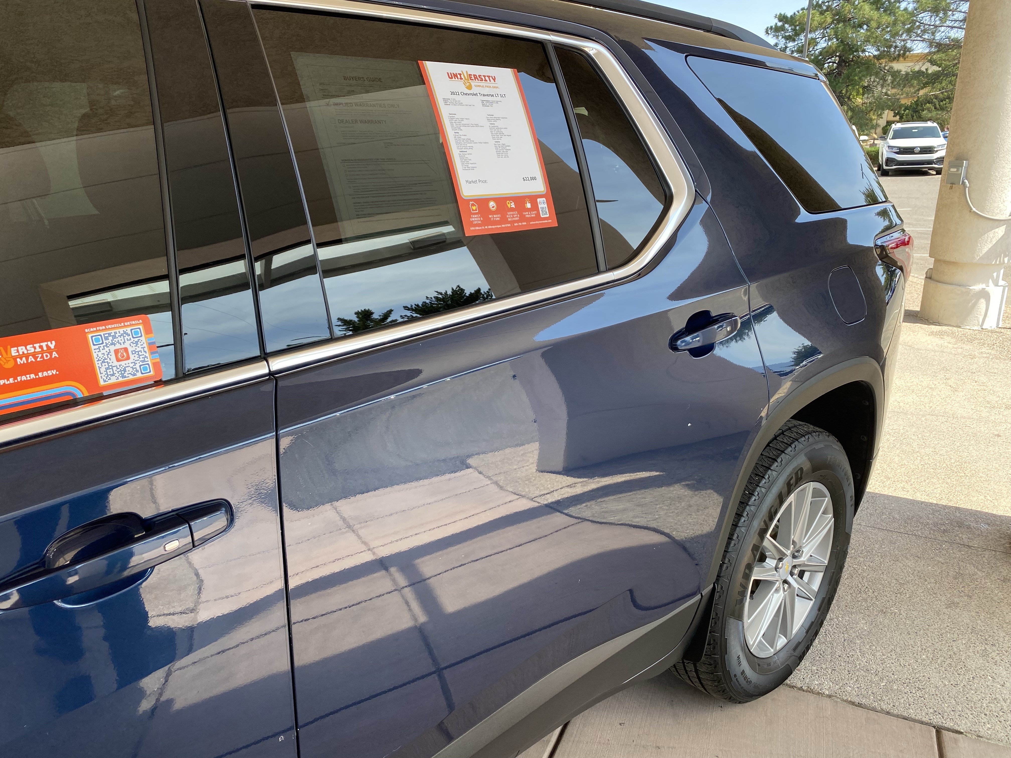 Used 2022 Chevrolet Traverse LT FWD image 60
