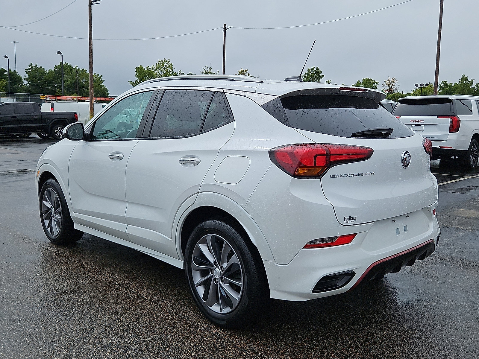 Used 2023 Buick Encore GX Select w/ Sport Touring Package FWD image 4
