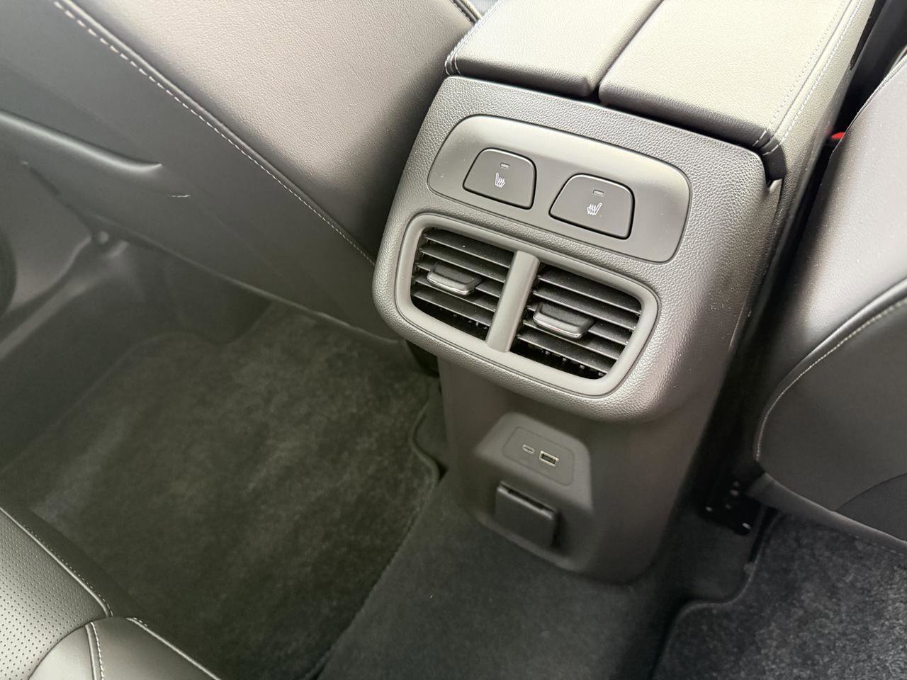 Used 2024 Buick Envision Avenir AWD/4WD image 42