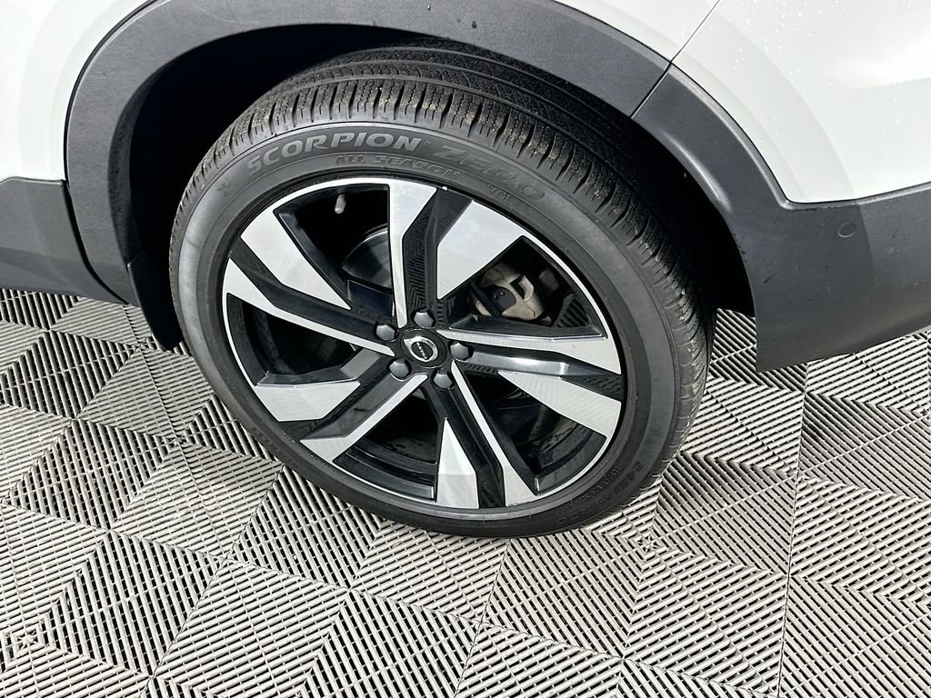 Used 2023 Volvo XC40 B5 Ultimate w/ Protection Package Premier image 39