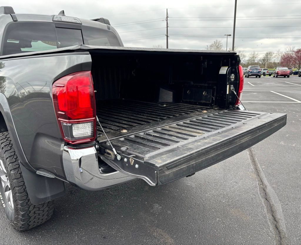 Used 2019 Toyota Tacoma SR5 image 17