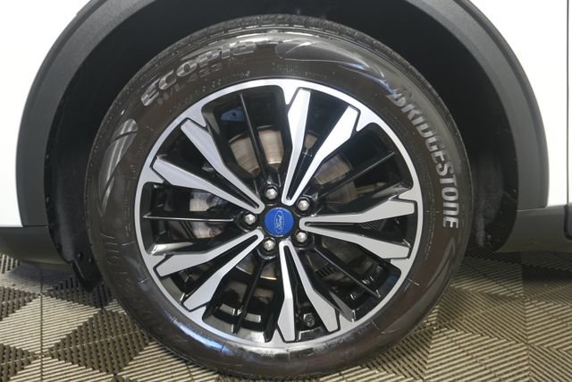 Used 2022 Ford Escape SE w/ SE Sport Appearance Package FWD image 9
