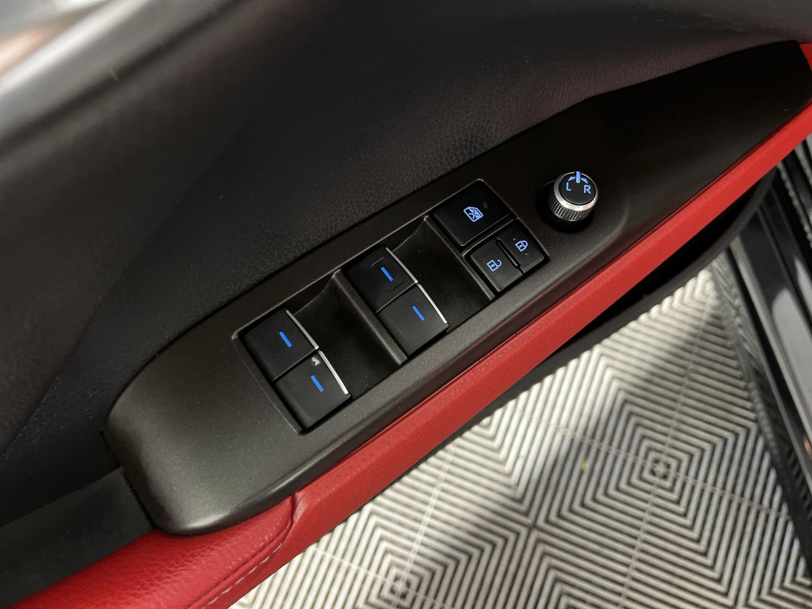 Used 2024 Toyota Camry XSE image 15