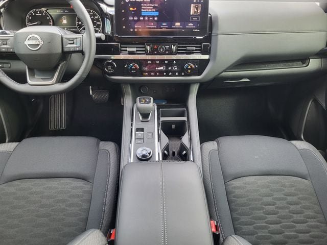 New 2026 Nissan Pathfinder SV w/ SV Premium Package AWD/4WD image 14
