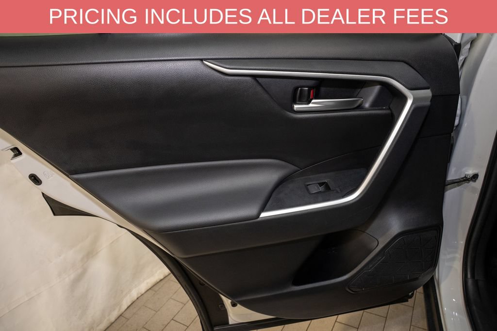Used 2024 Toyota RAV4 XLE FWD image 9