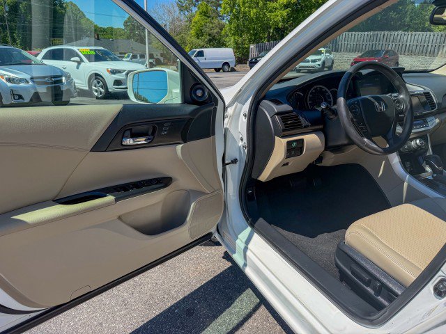 Used 2015 Honda Accord EX-L image 11